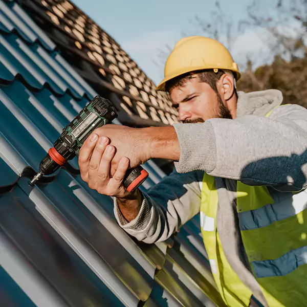 Why University Place Homeowners Choose University Place Roofing Pro for Steel Roof Repair Service?